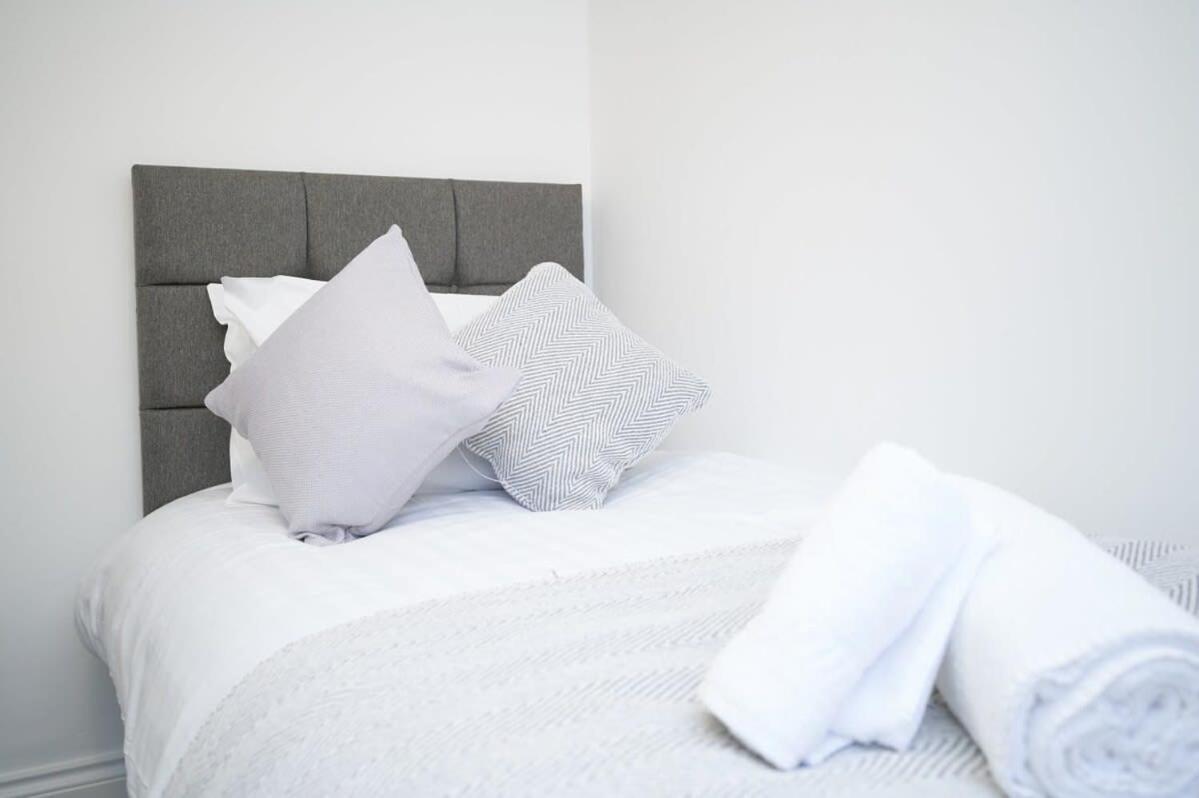 A Stylish Apartment With Parking In Preston Preston  Buitenkant foto