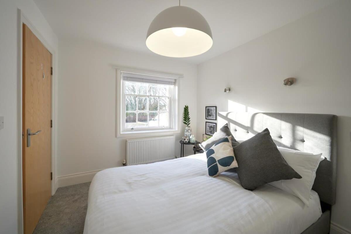 A Stylish Apartment With Parking In Preston Preston  Buitenkant foto