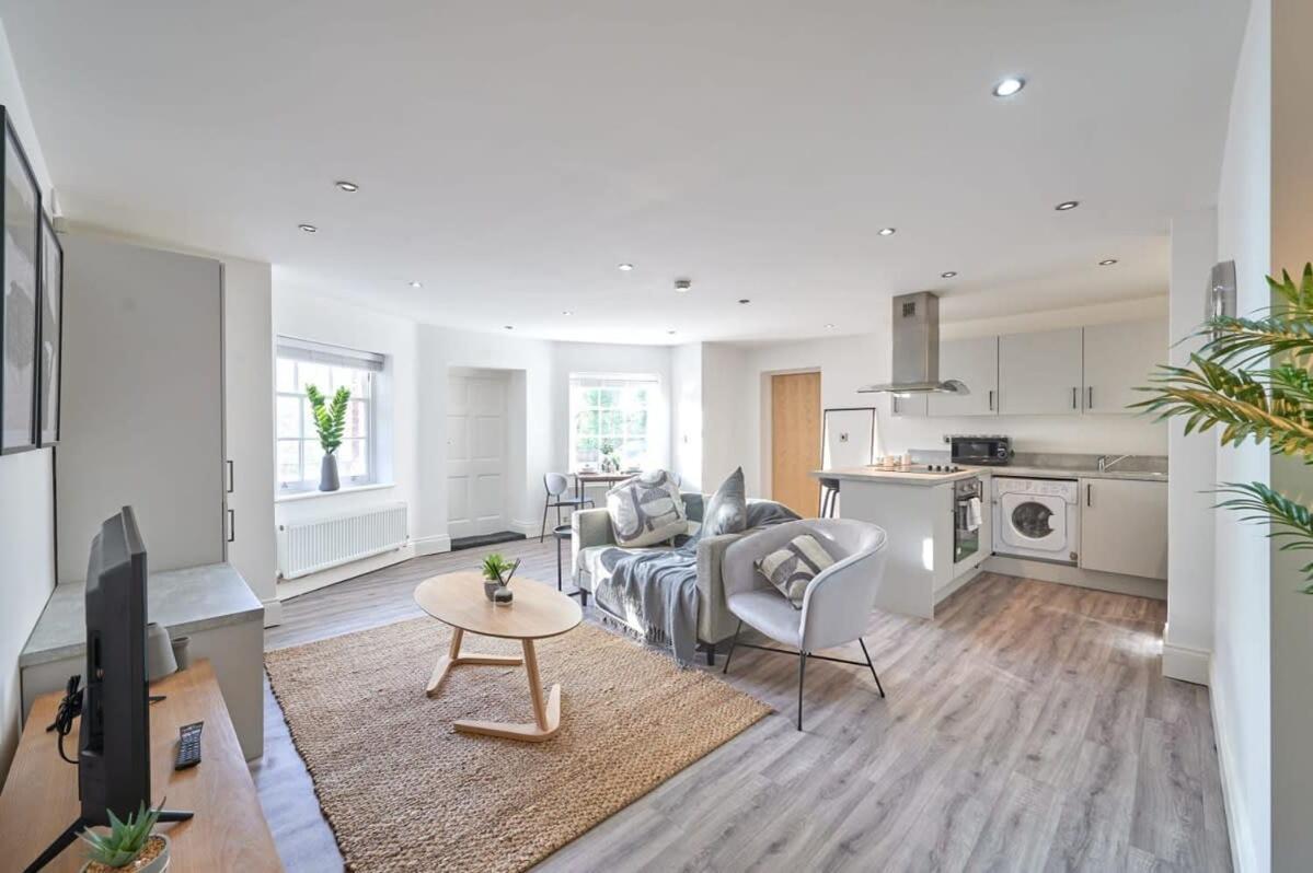 A Stylish Apartment With Parking In Preston Preston  Buitenkant foto