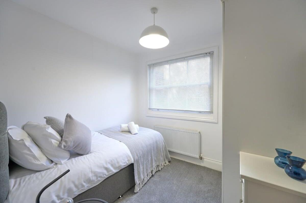 A Stylish Apartment With Parking In Preston Preston  Buitenkant foto